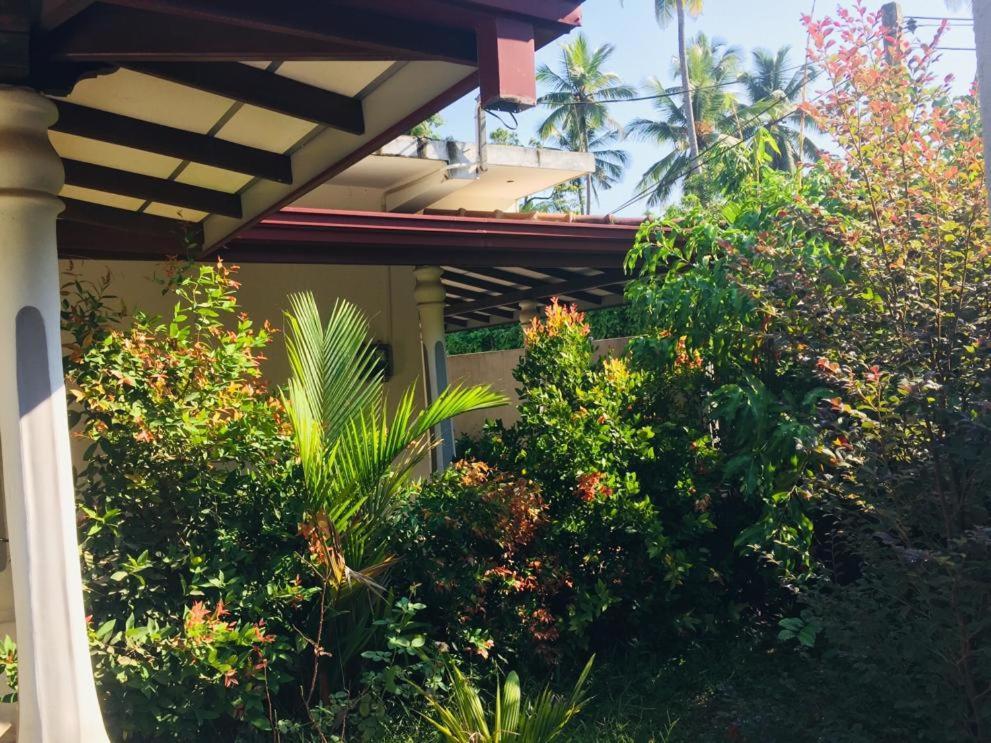 Villa Ceylon Home Unawatuna Bagian luar foto