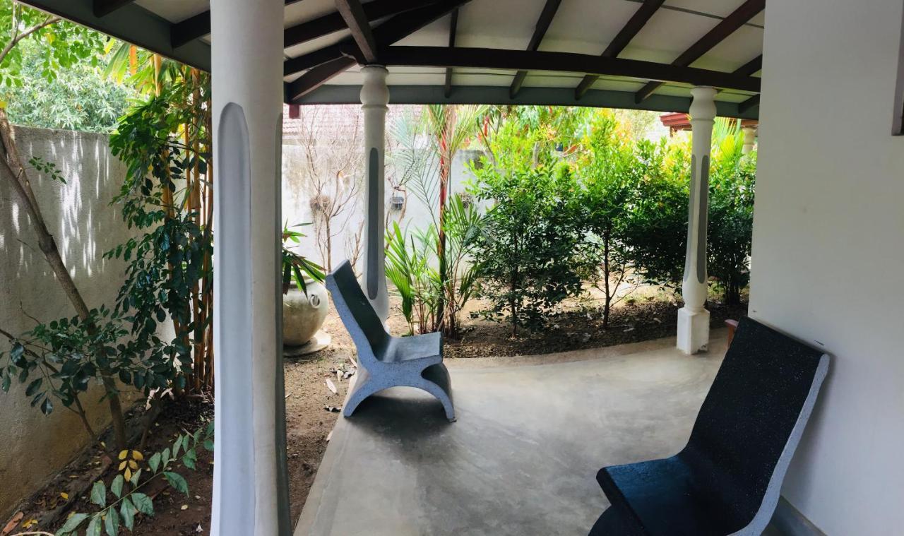 Villa Ceylon Home Unawatuna Bagian luar foto